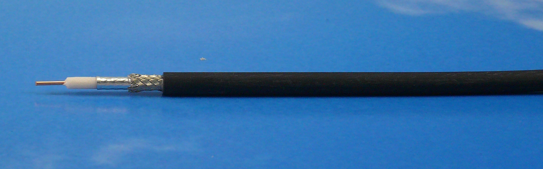 FF195LSFROH Low Loss coax Black 100m
FEEDFLEX