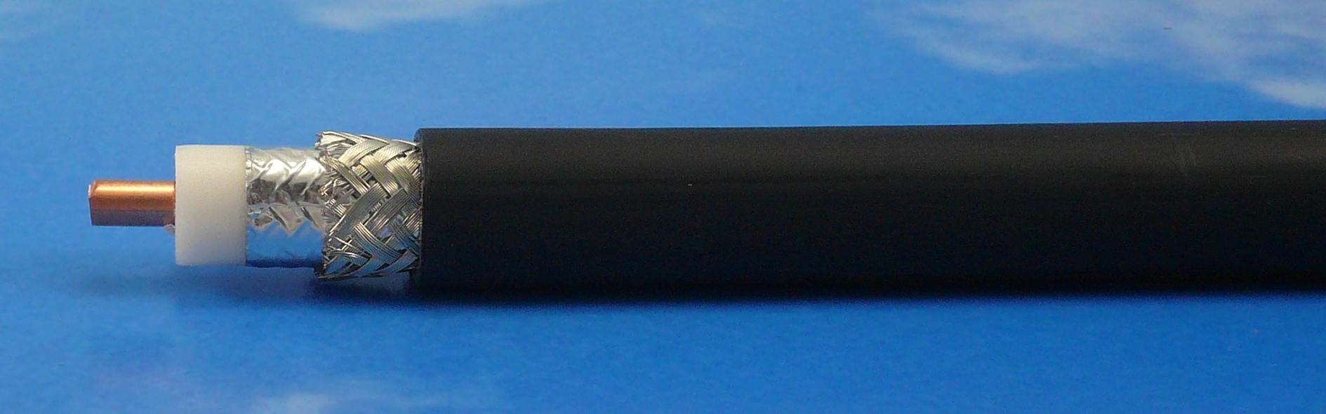 LMR600-FR  low loss 50ohm 500m drum
FRPE Indoor/Outdoor Riser CMR