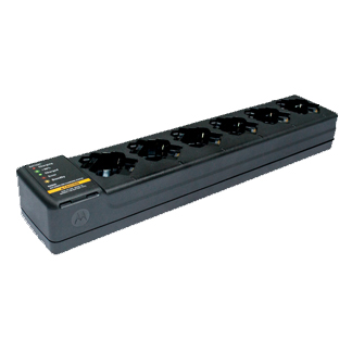 PMLN7102 6-plads lader til SL1600
Lader radio eller løst batteri pr. slot.